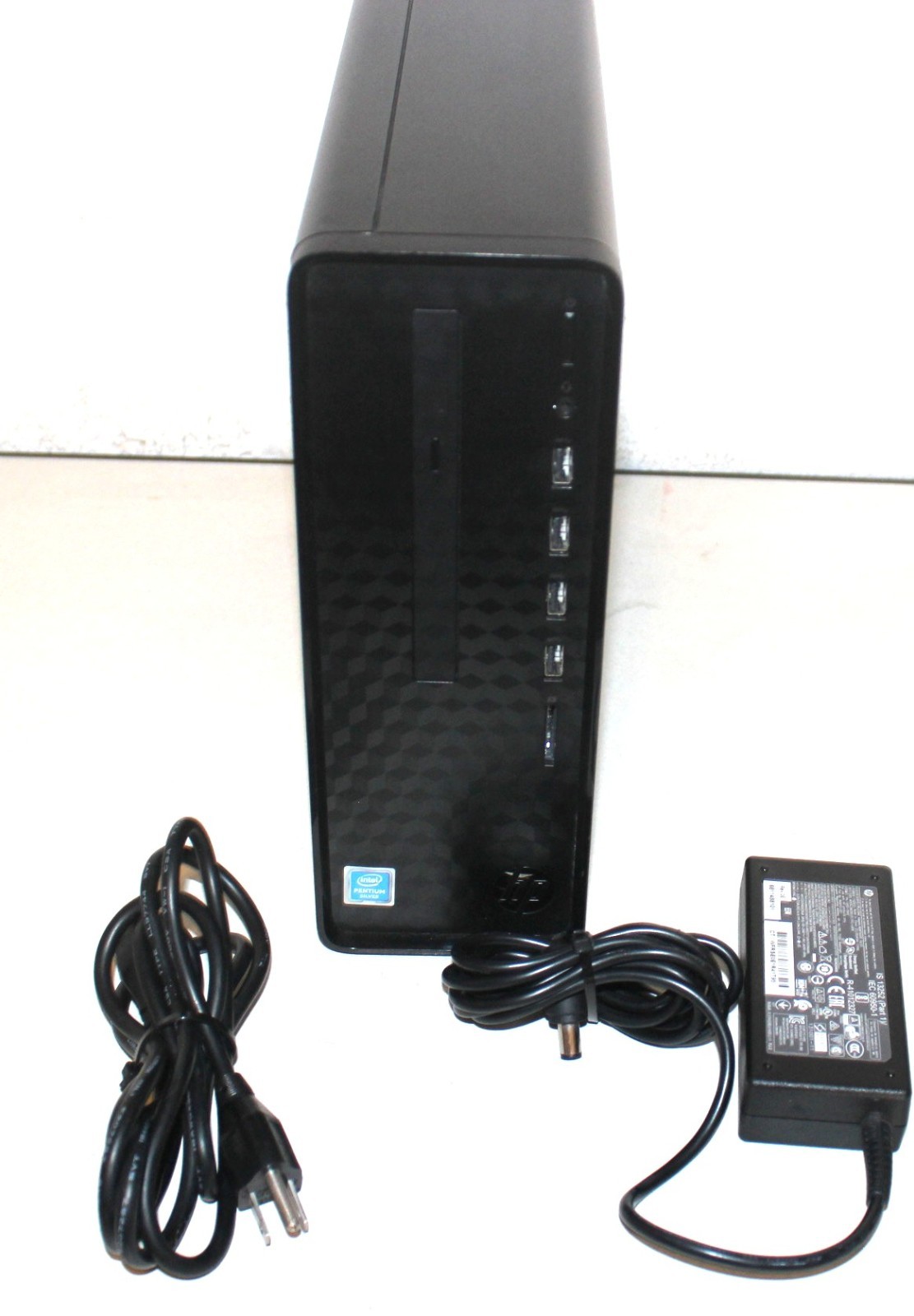 HP SLIM DESKTOP PC S01-aF1006 Pentium Silver J5040 8GB Ram 256GB + 3TB HDD Win11