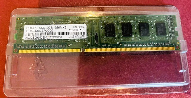 Unifosa HDDR3-1333 2GB Memory Module 256MX8 HU524303EP0200 VTG BUT NEW