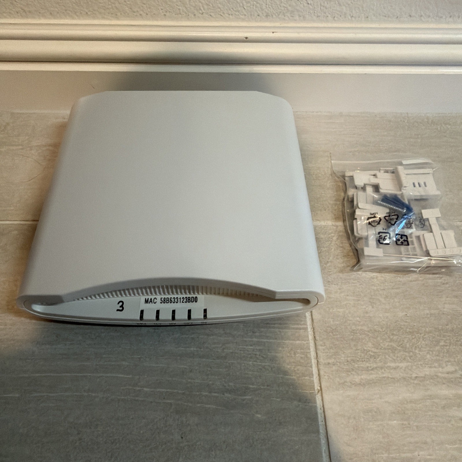 Ruckus Wireless ZoneFlex R710 Dual Band Access Point 901-R710-US00
