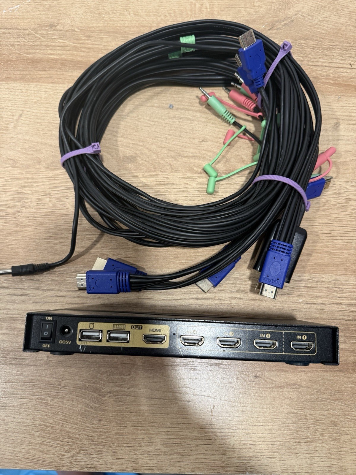 KLau 4 Port HDMI KVM Switch 4Kx2K USB 2.0 Hub Audio Wired Remote