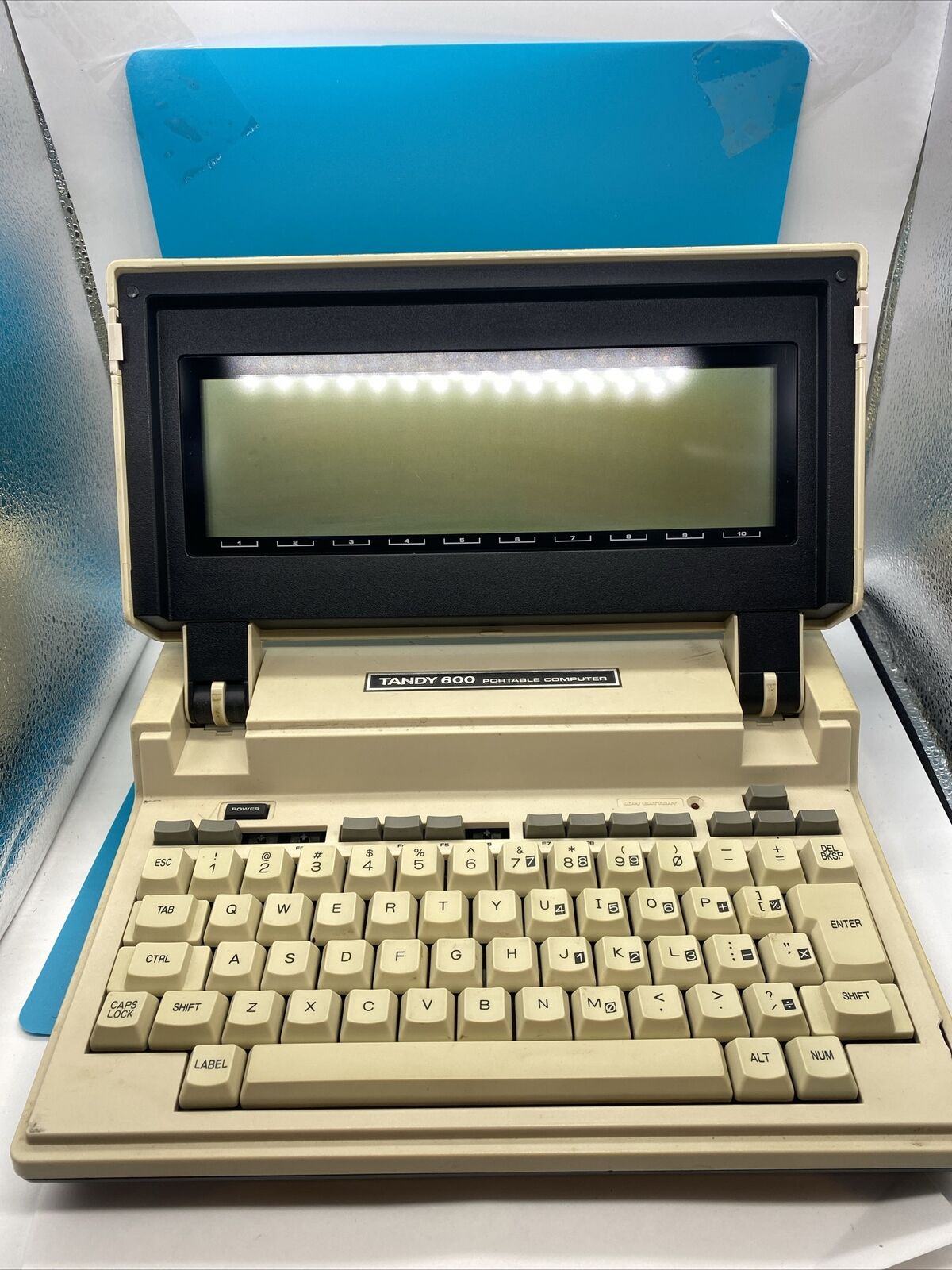 Vintage Tandy 600 Portable Computer Rare *For Parts Unit Only