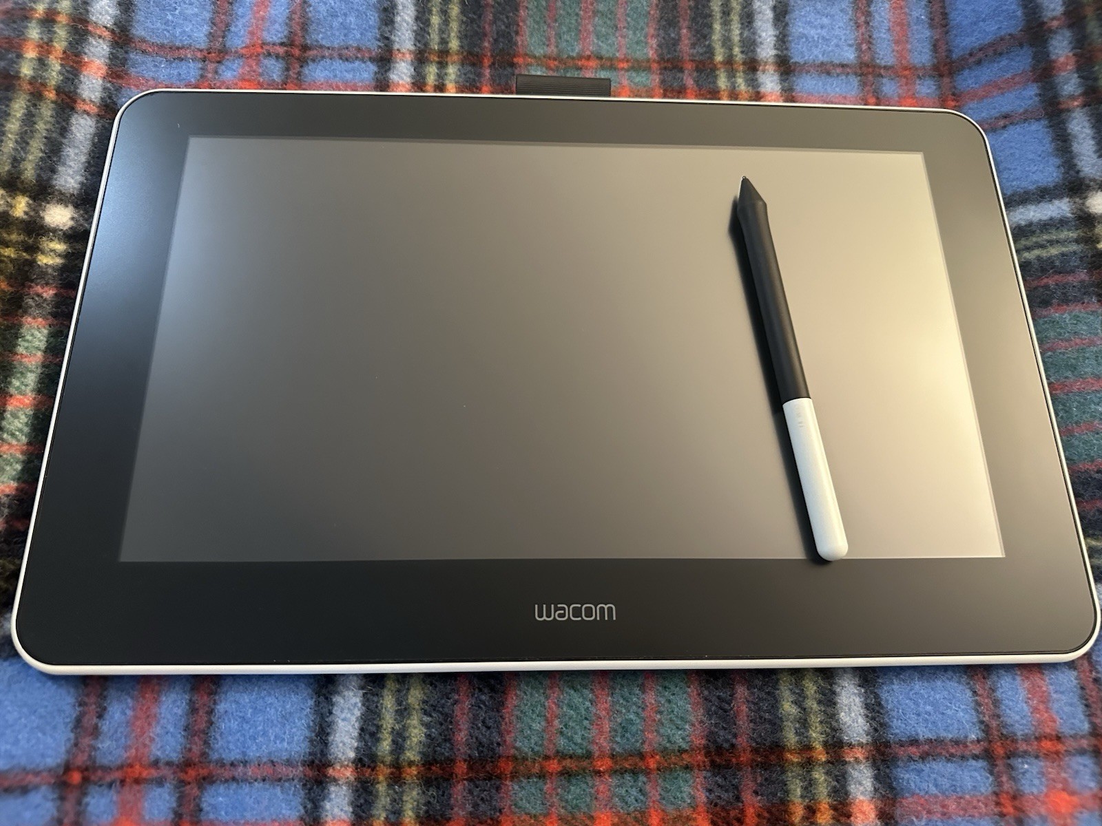 Wacom One 13 Digital Drawing Tablet 13.3" Screen with Cables and Pen