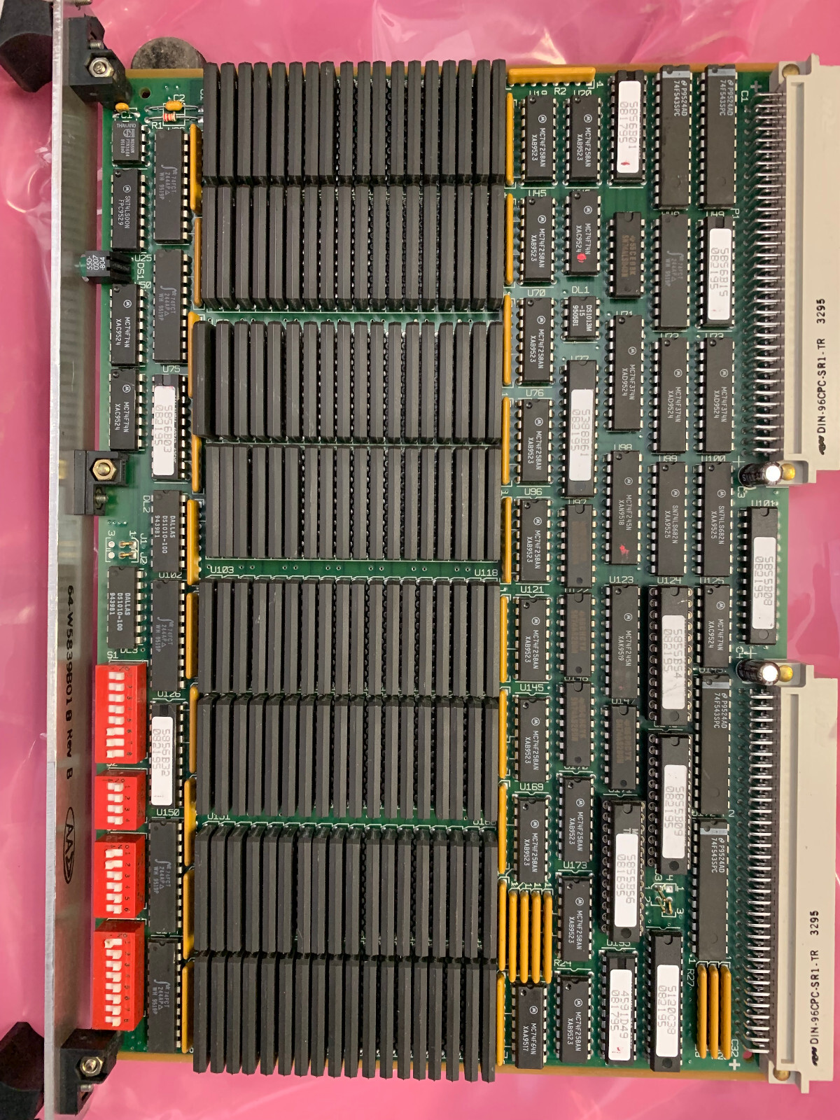 MOTOROLA MVME 246-3  512k  MEMORY VME MODULE (USED)