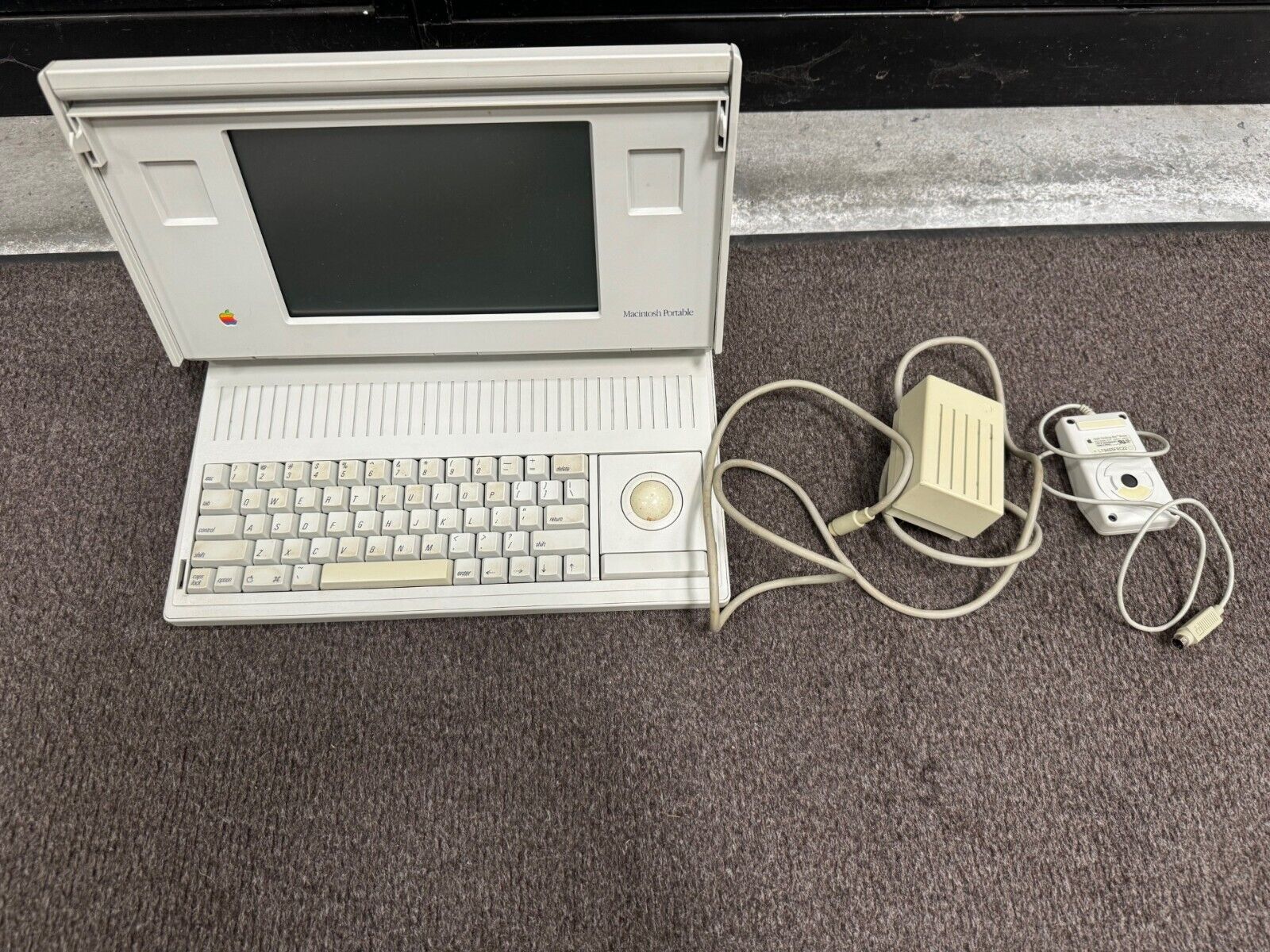 Macintosh Mac Portable M5120 Laptop Computer Apple Storage Case - BAD SCREEN