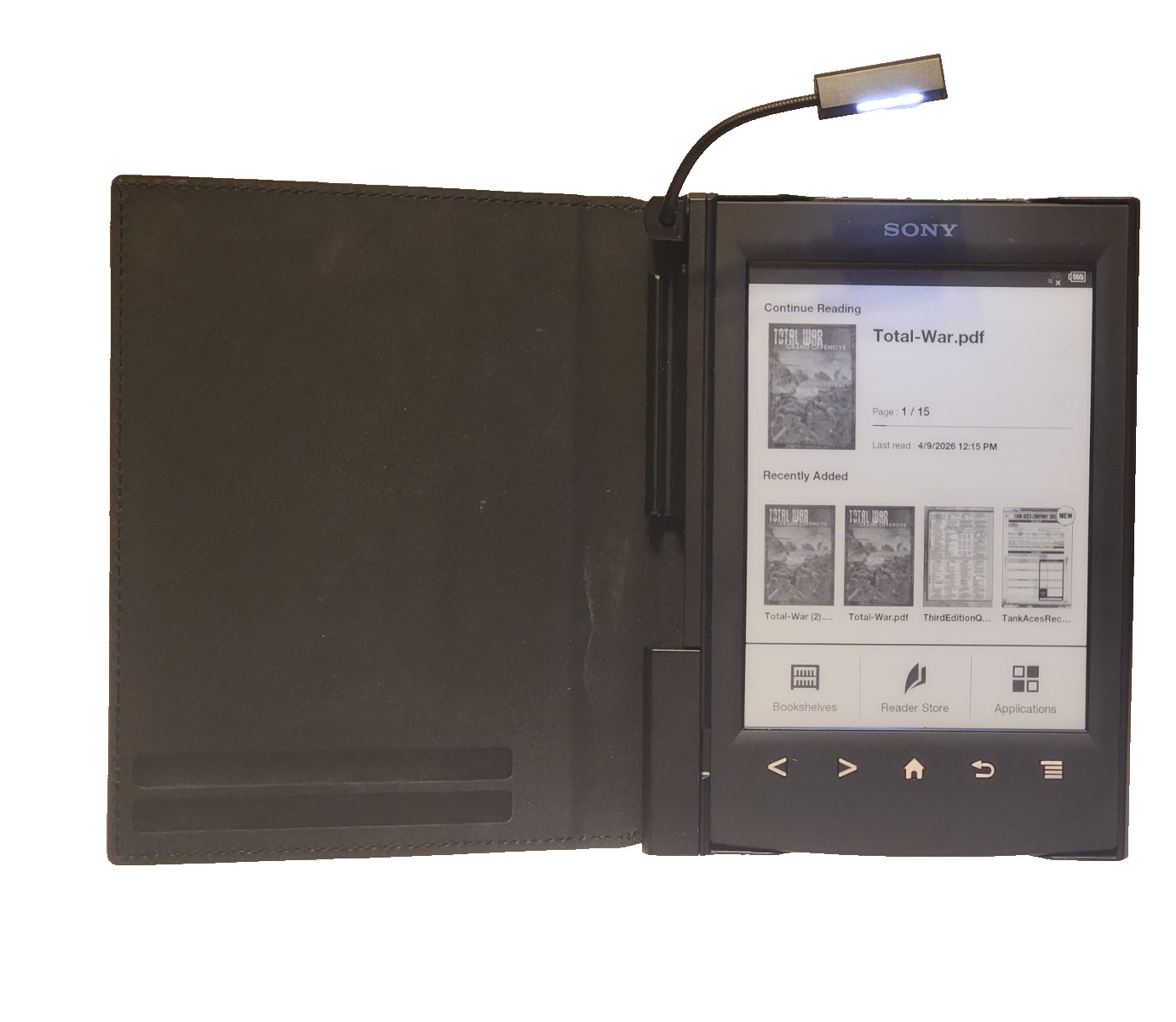 Sony Reader PRS-T2 eReader eBook 2GB, 6in, Wi-Fi & Sony PRSA-CL22 Cover Bundle
