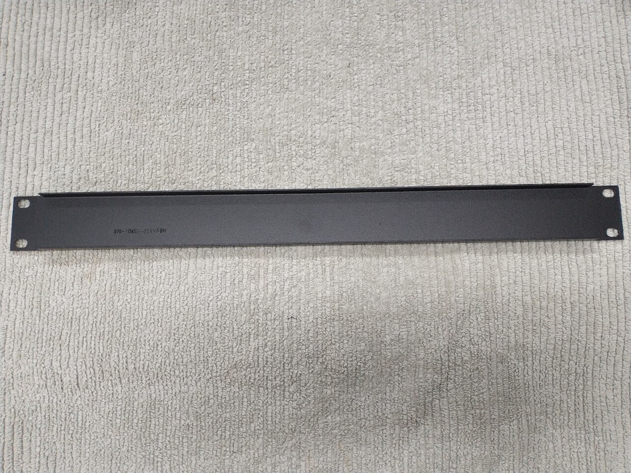 APC 1U Blank panel for NetShelter 2 Post Open Frame Rack 870-1046B-001