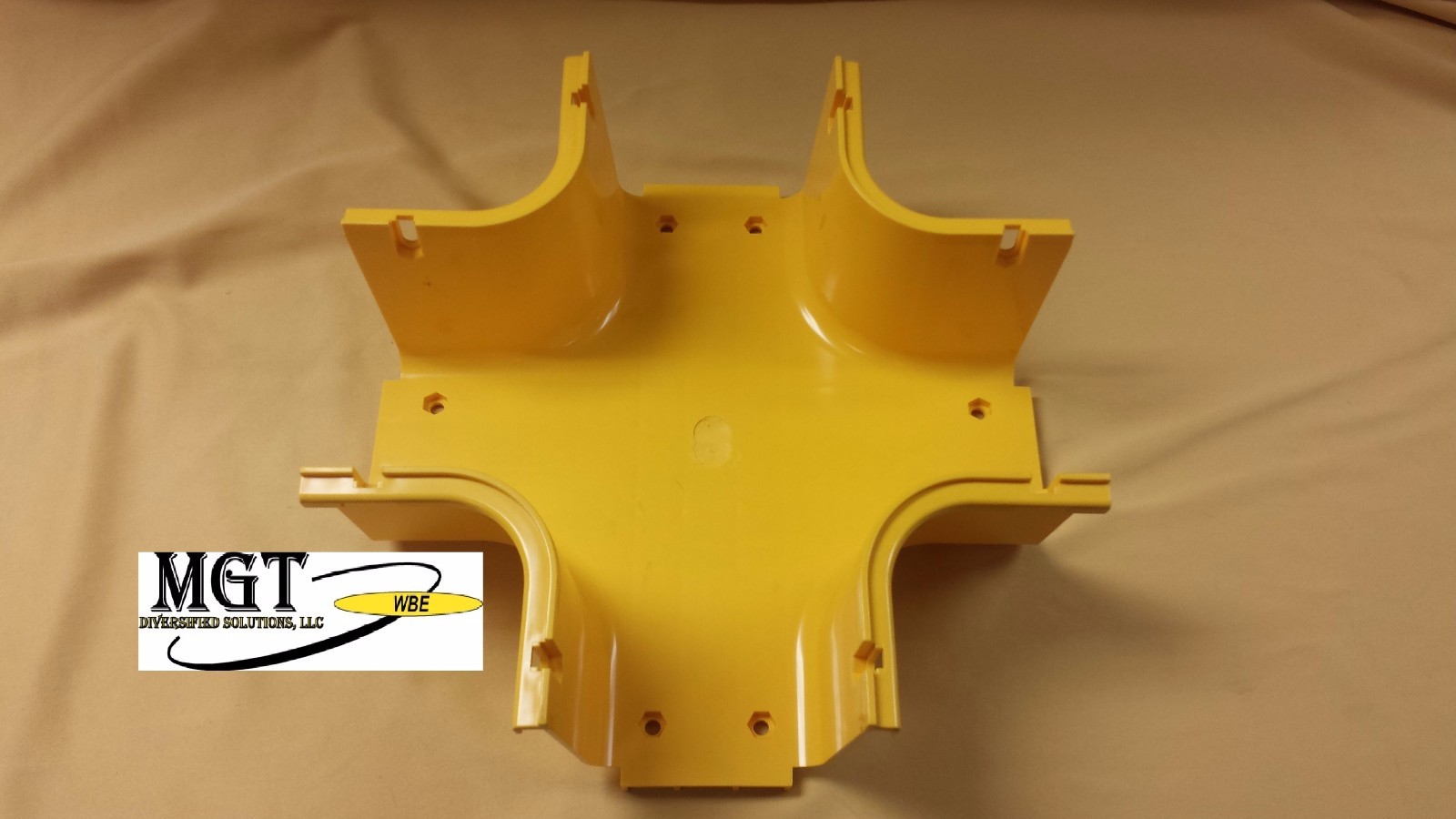 ADC/COMMSCOPE / FIBERGUIDE / FGS-MHXP-A / 4" HORIZONTAL CROSS SECTION / NEW