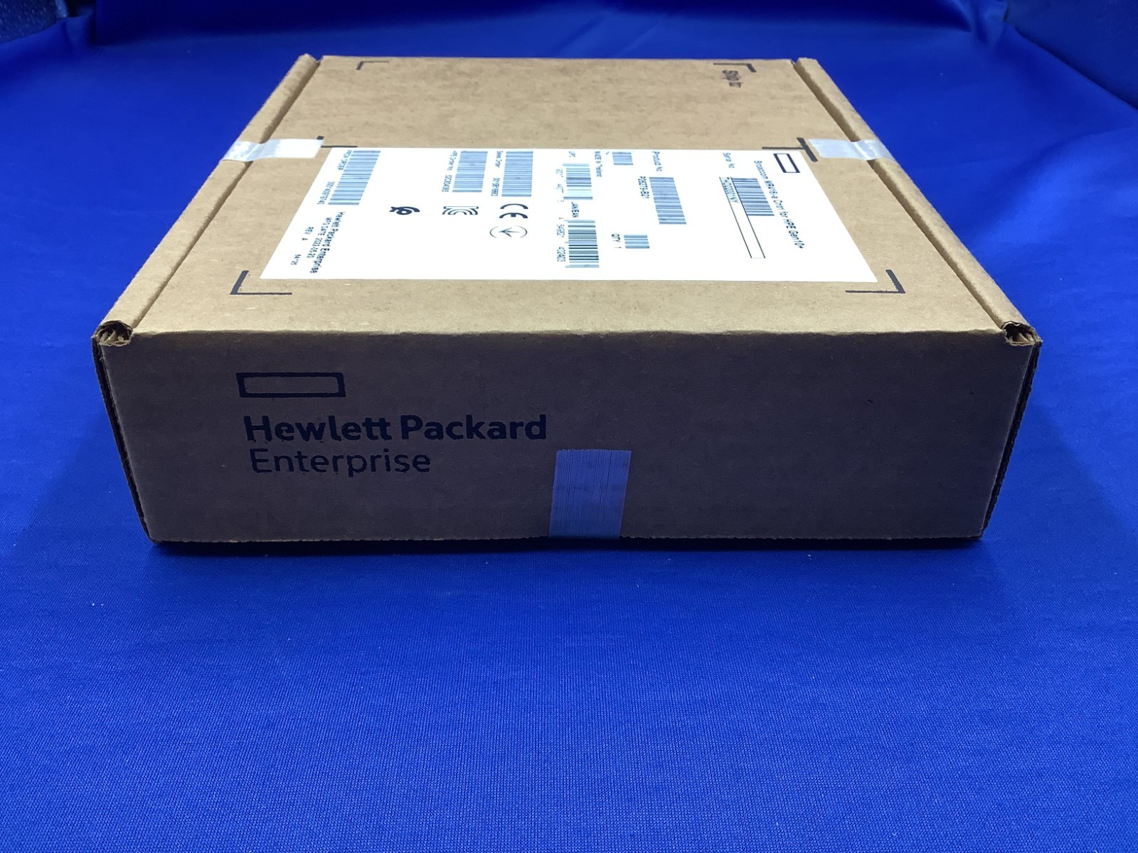 P26279-B21 HPE MR416I-A GEN10 PLUS X16 LANES 4GB CACHE NVME/SAS 12G CONTROLLER