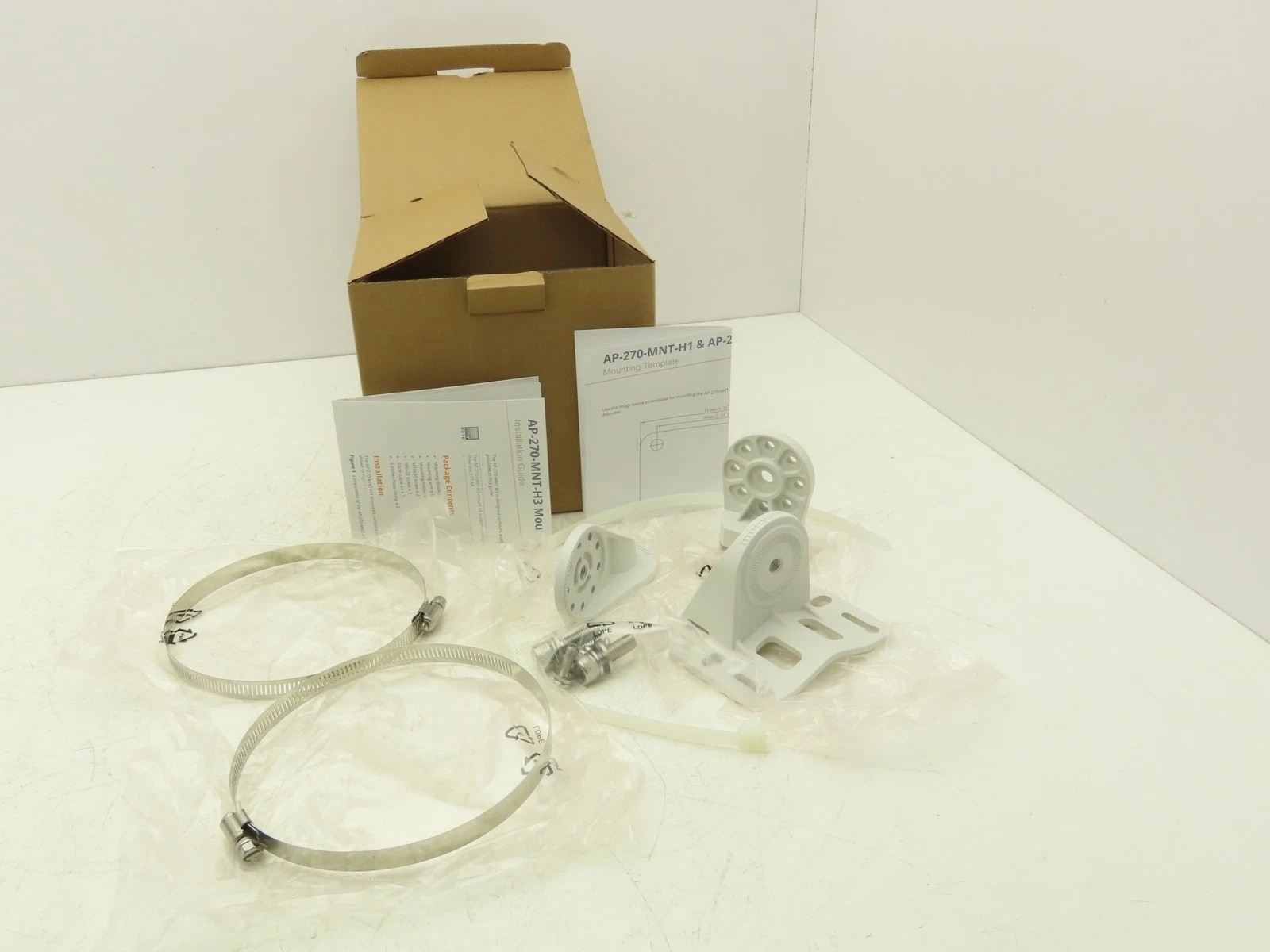 HPE Aruba Networking 270 Series AP‑270‑MNT‑H3 Outdoor AP Dual‑Tilt Mounting Kit