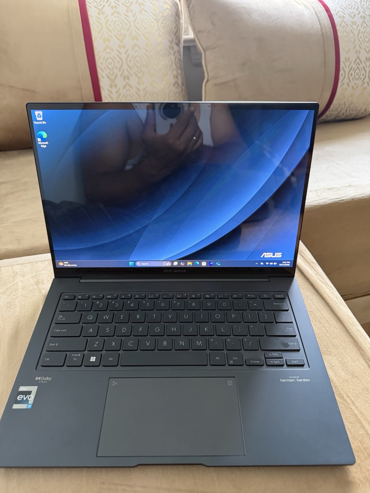 ASUS Zenbook 14 OLED – Intel Core i7 – 16GB RAM – 1TB SSD
