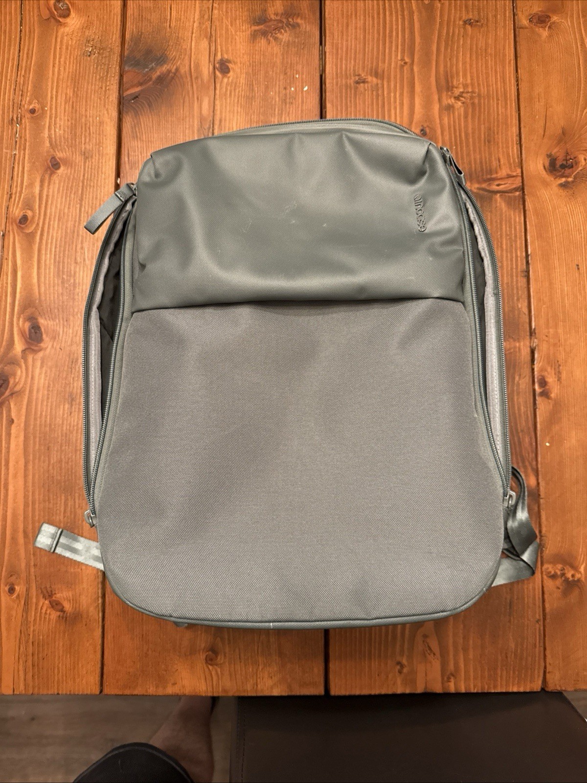 Incase Dark Green Polyester Padded Backpack Fits 15 in Laptop Solid Pattern