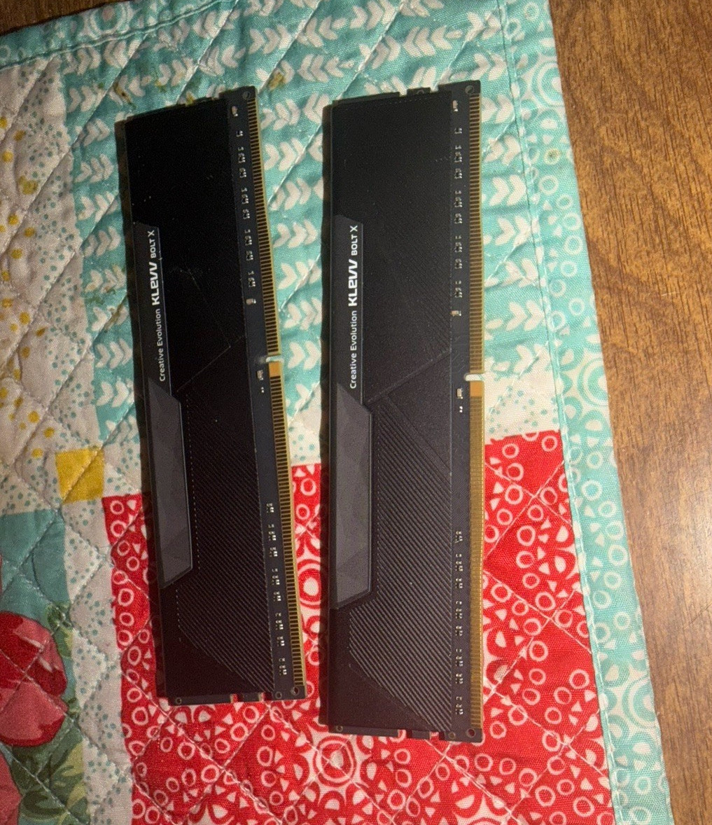KLEVV BOLT X DDR4 SDRAM 288-Pin DIMM Desktop RAM Kit, 2 Modules
