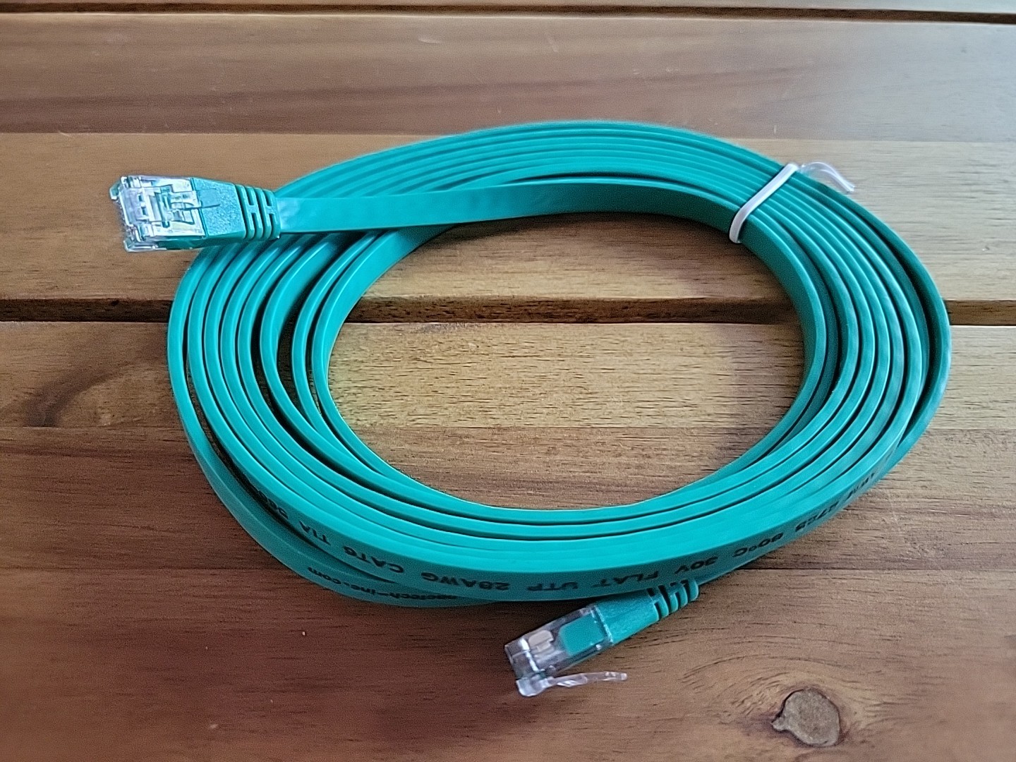 10 ft  RJ-45 to RJ 45 ULTRA FLAT CAT 6 NETWORK PATCH CABLE