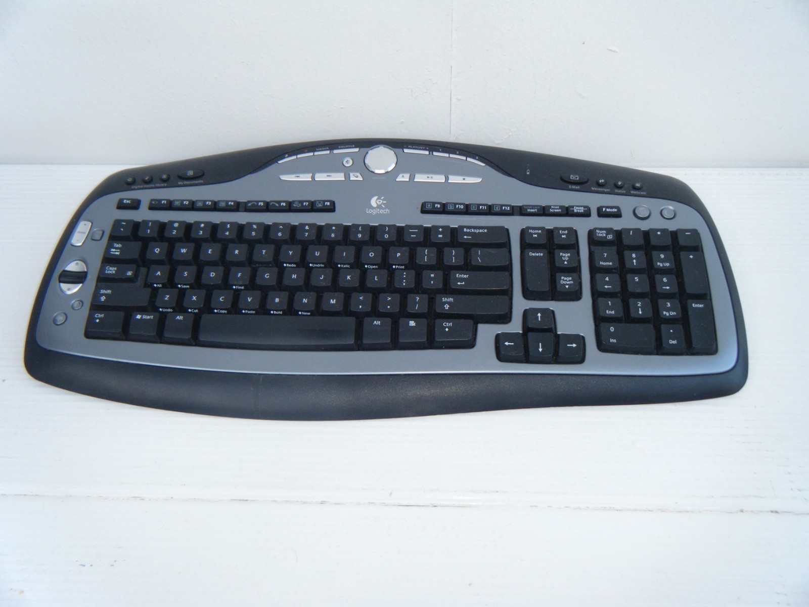 Logitech Cordless Wireless Internet Keyboard. Model MX300. No Dongle