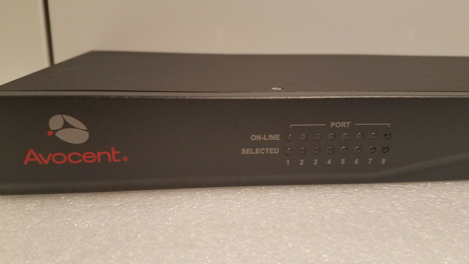 Avocent AutoView 8 Port, Dual User, CAT5 KVM Switch AV1515