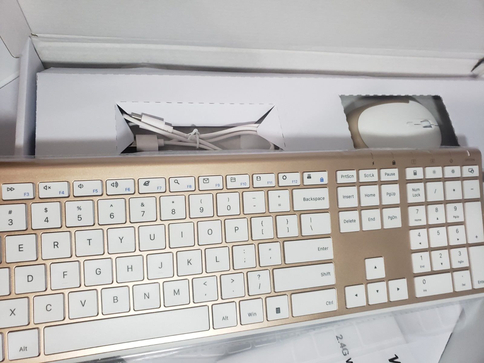 Vssoplor Wireless Keyboard and Mouse Set 2.4GHz, Rechargeable, Model Vk15-3