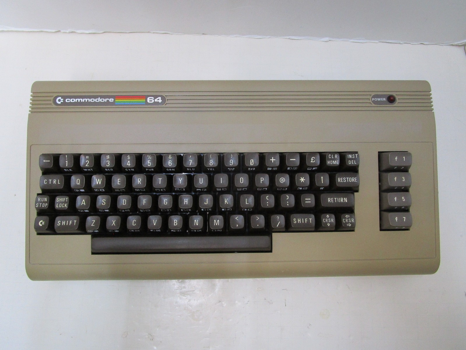 COMMODORE 64 COMPUTER 250407 HEATSINKS C64 TESTED AND WORKING LOT#X58 💻