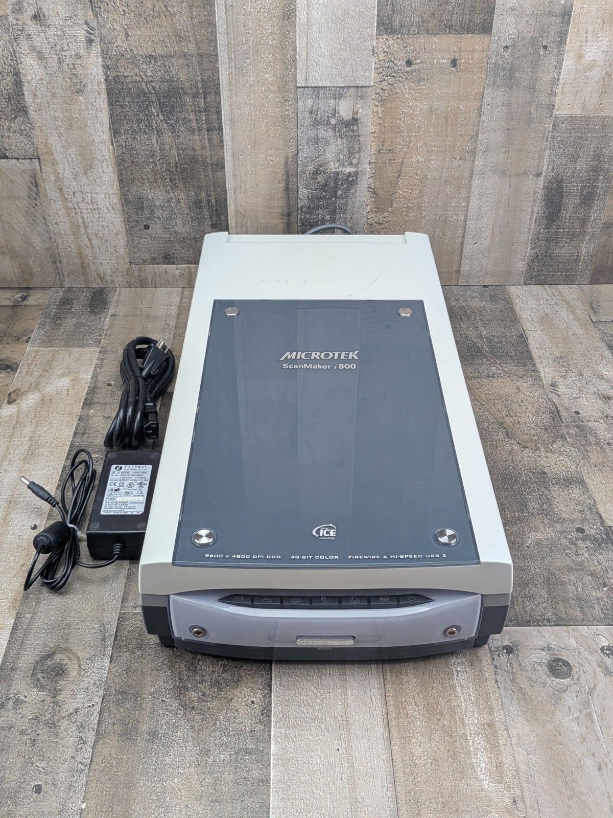 Microtek ScanMaker i800 Flatbed Film Scanner 9600x4800 USB FireWire MRS-9600TFU2