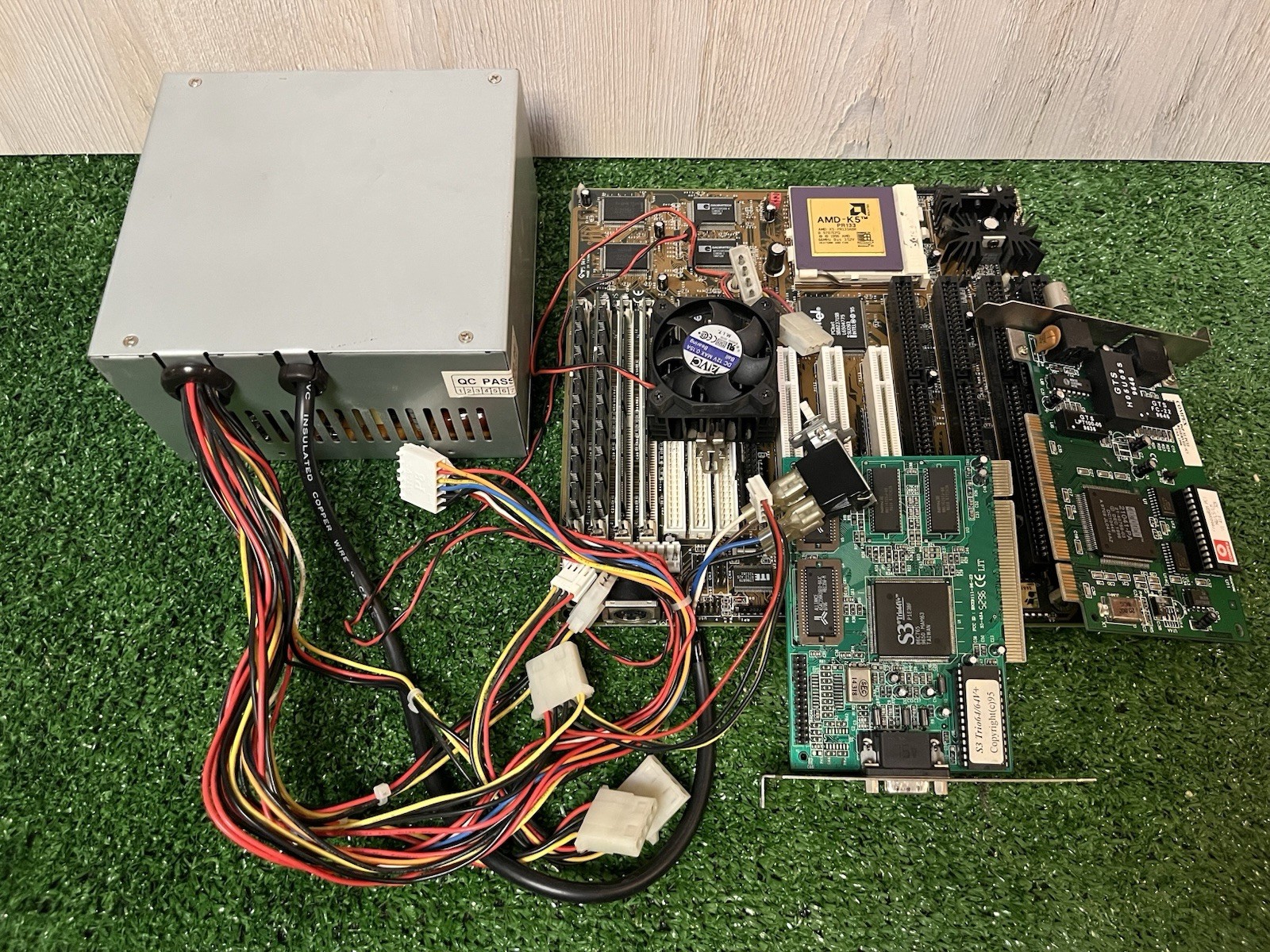 Lucky Star 5I-VX2B Socket 7 AMD K5-133 48MB ISA PCI AT