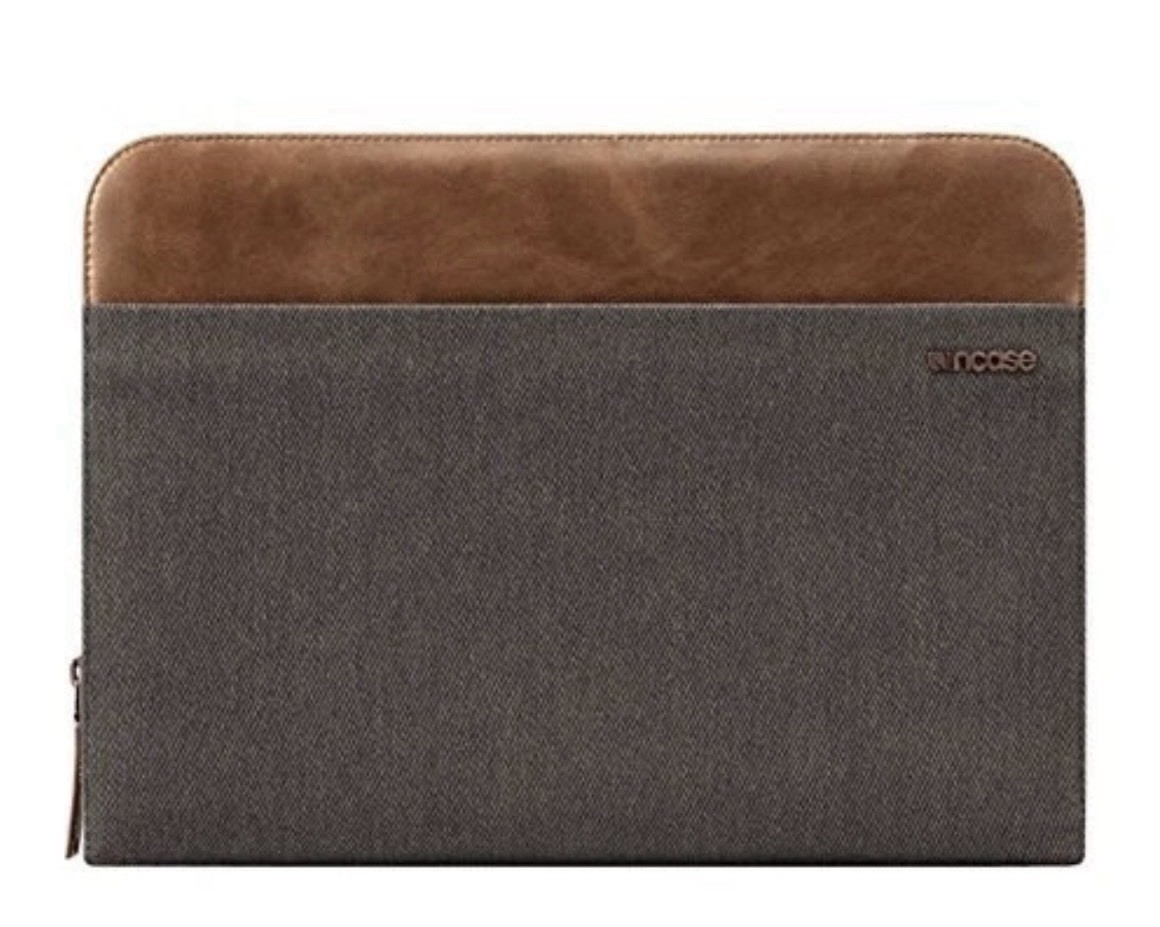 Incase Pathway Folio for 15" MacBook Pro  - Gabardine - CL60111 New MSRP $79.99
