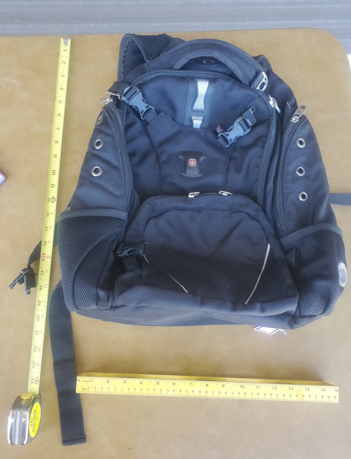 SwissGear ScanSmart Black Nylon Padded Backpack for 15 in Laptop Good shape 