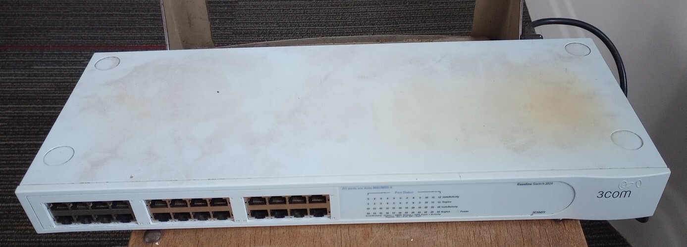 3COM Baseline 2024 3C16471 Unmanaged 24- Port Switch, TESTED With Cord
