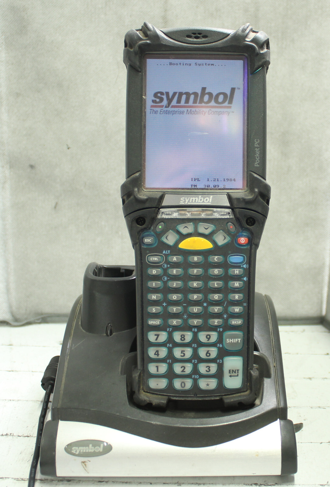 Symbol Motorola MC9090-GF0HJEFA6WR w/ Charger Caddy CRD9000-1001S & Battery