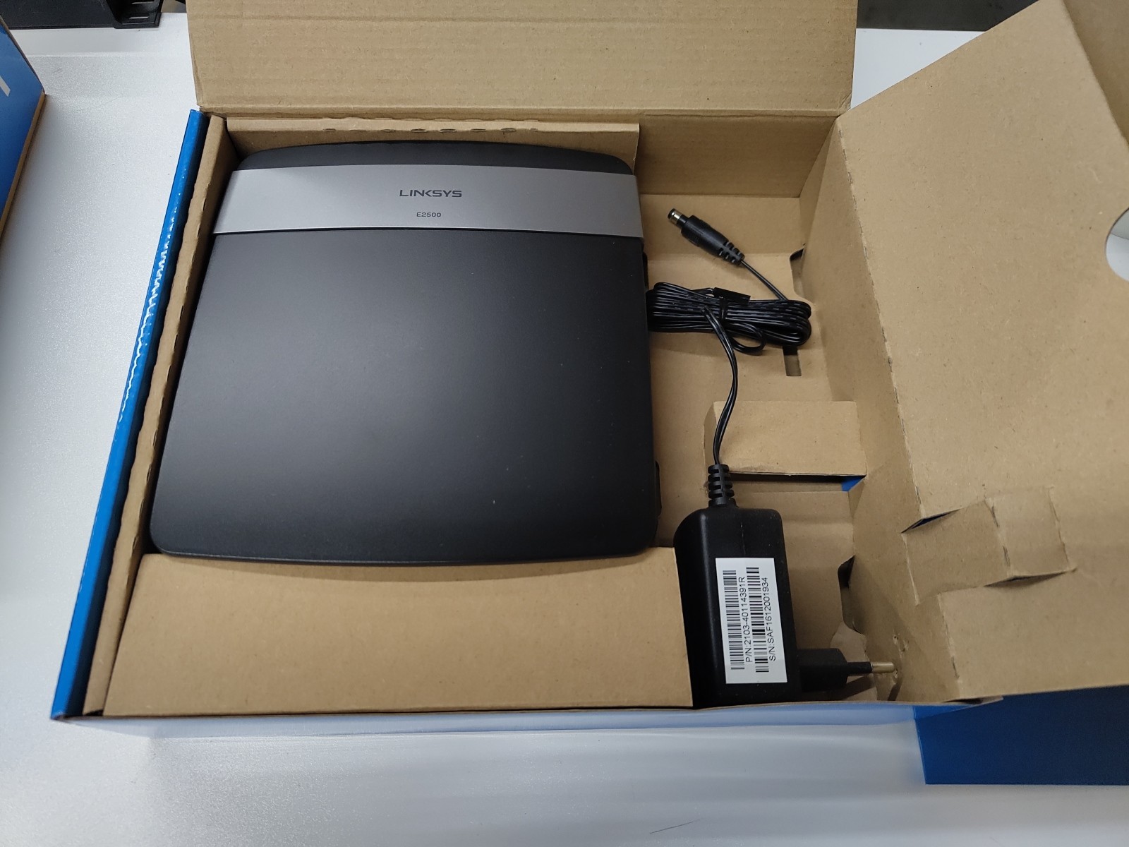 Linksys E2500-4B N600 Dual Band WiFi 4G Router ( Open Box)