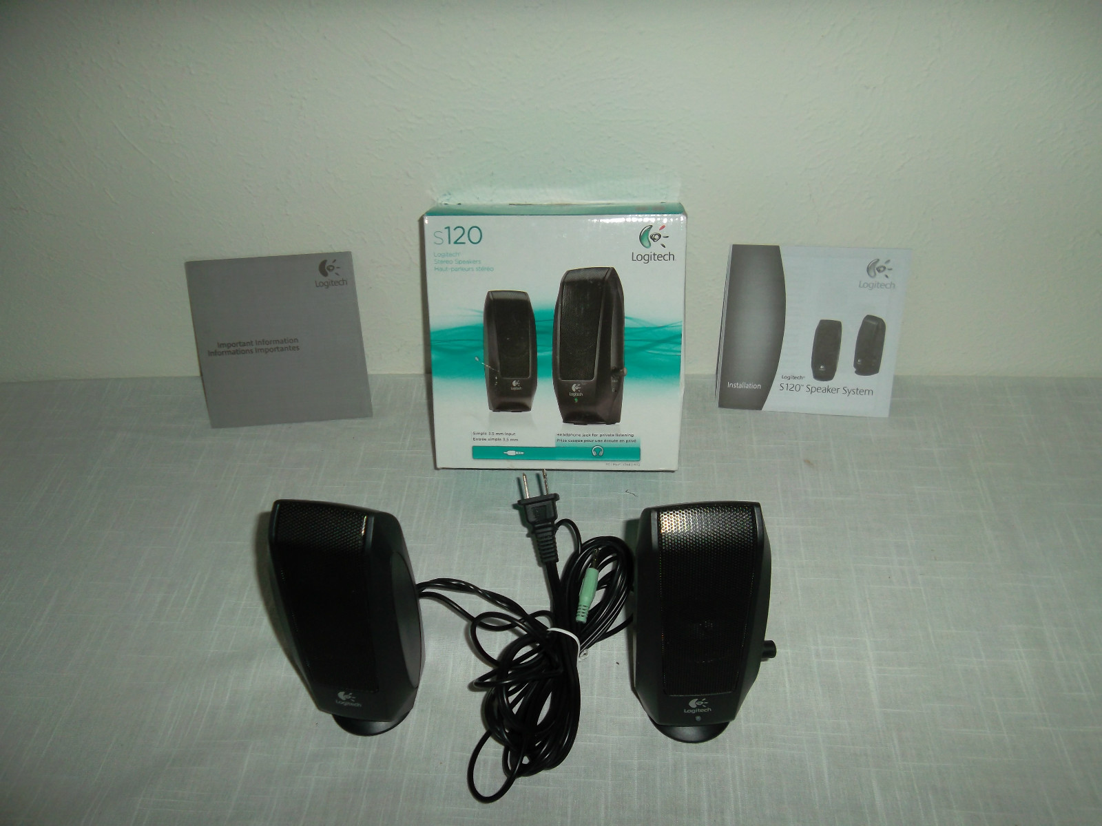 Logitech S120 Multimedia 2-Piece Speakers 2.6W w/3.5mm Headphone Jack 980-000309