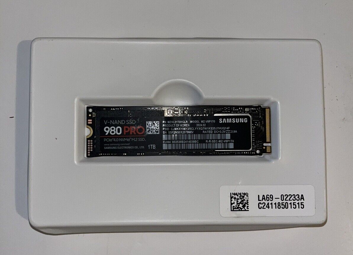 Samsung 980 PRO 1TB NVMe Internal SSD with Heatsink - Black (MZ-V8P1T0)