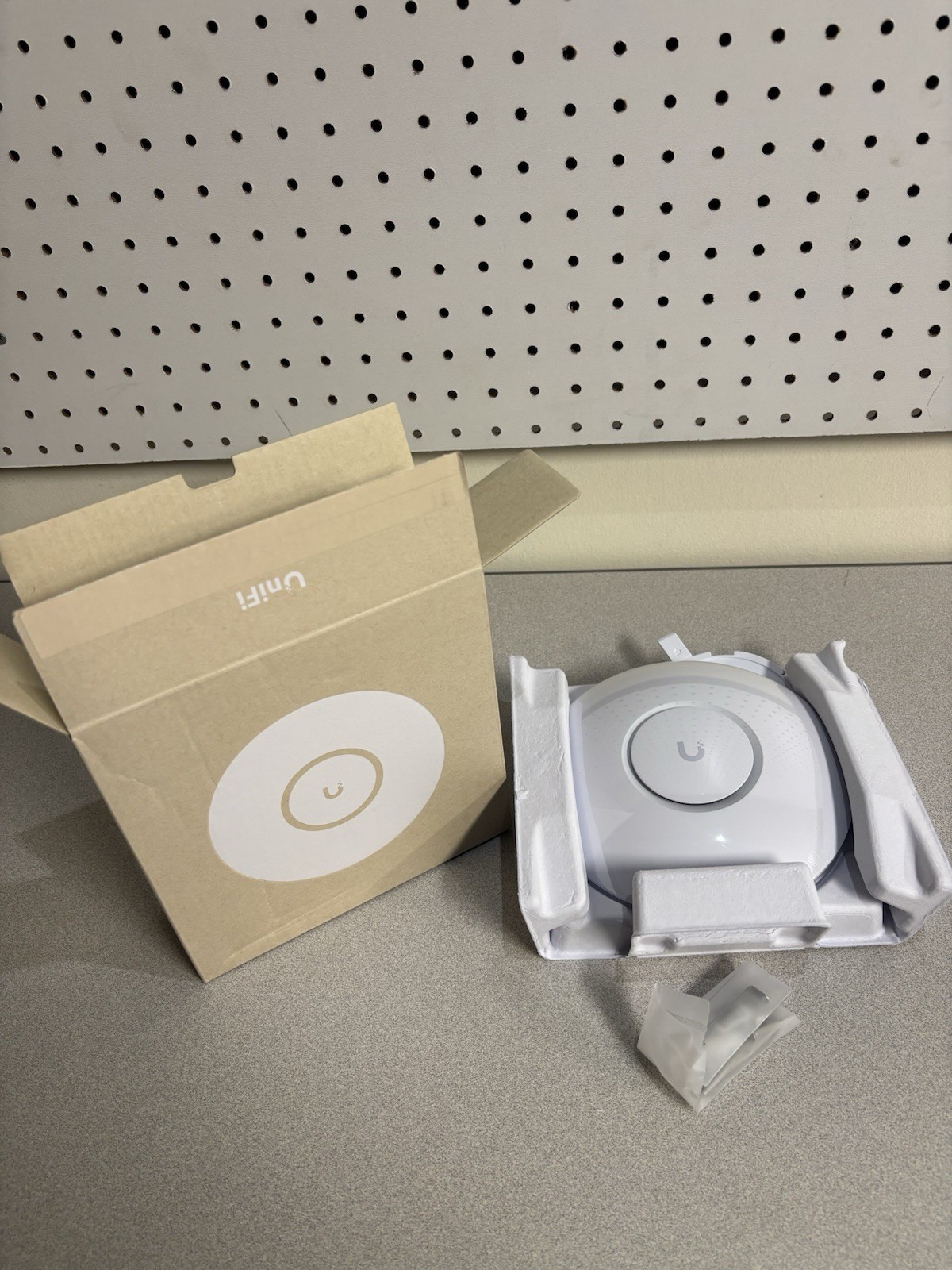 Ubiquiti UniFi 6 U6+ Dual-Band WiFi 6 Access Point 1GbE PoE