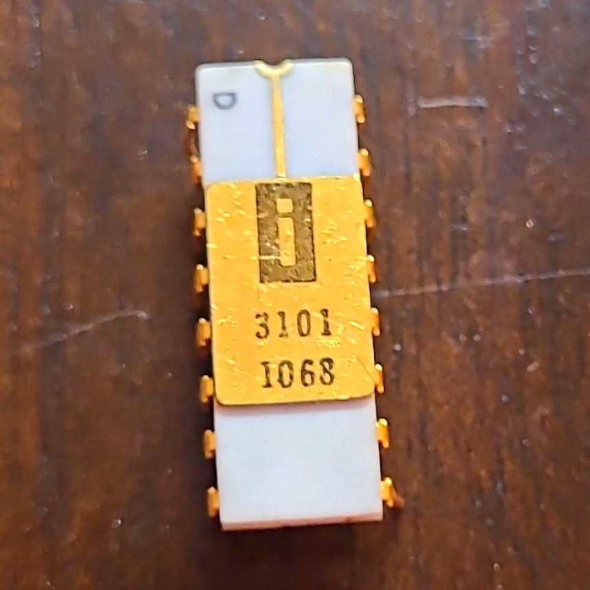 Early Intel 3101 Vintage Ceramic chip ALL LEGS INTACT