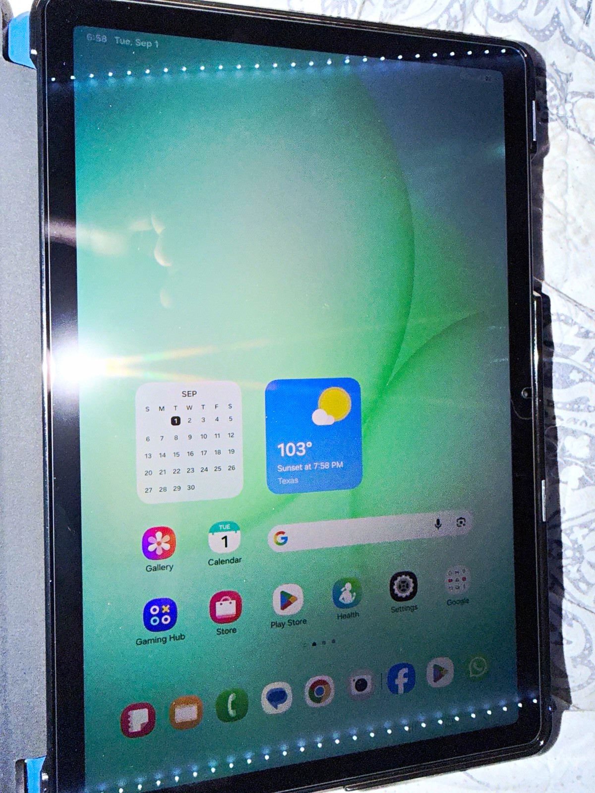 Samsung Galaxy Tab 11+ w/ case and screen protector bundle