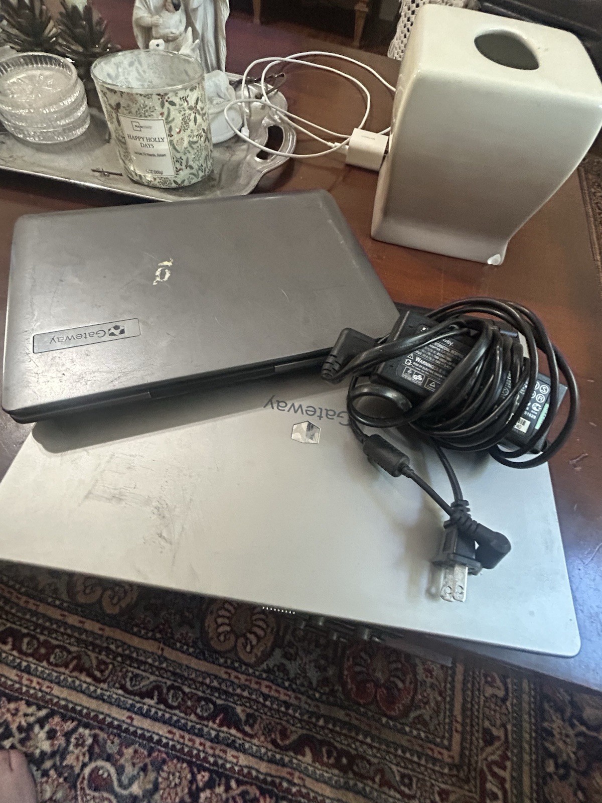 Lot of 2 Gateway Laptops  Vintage Computers w/ Charger