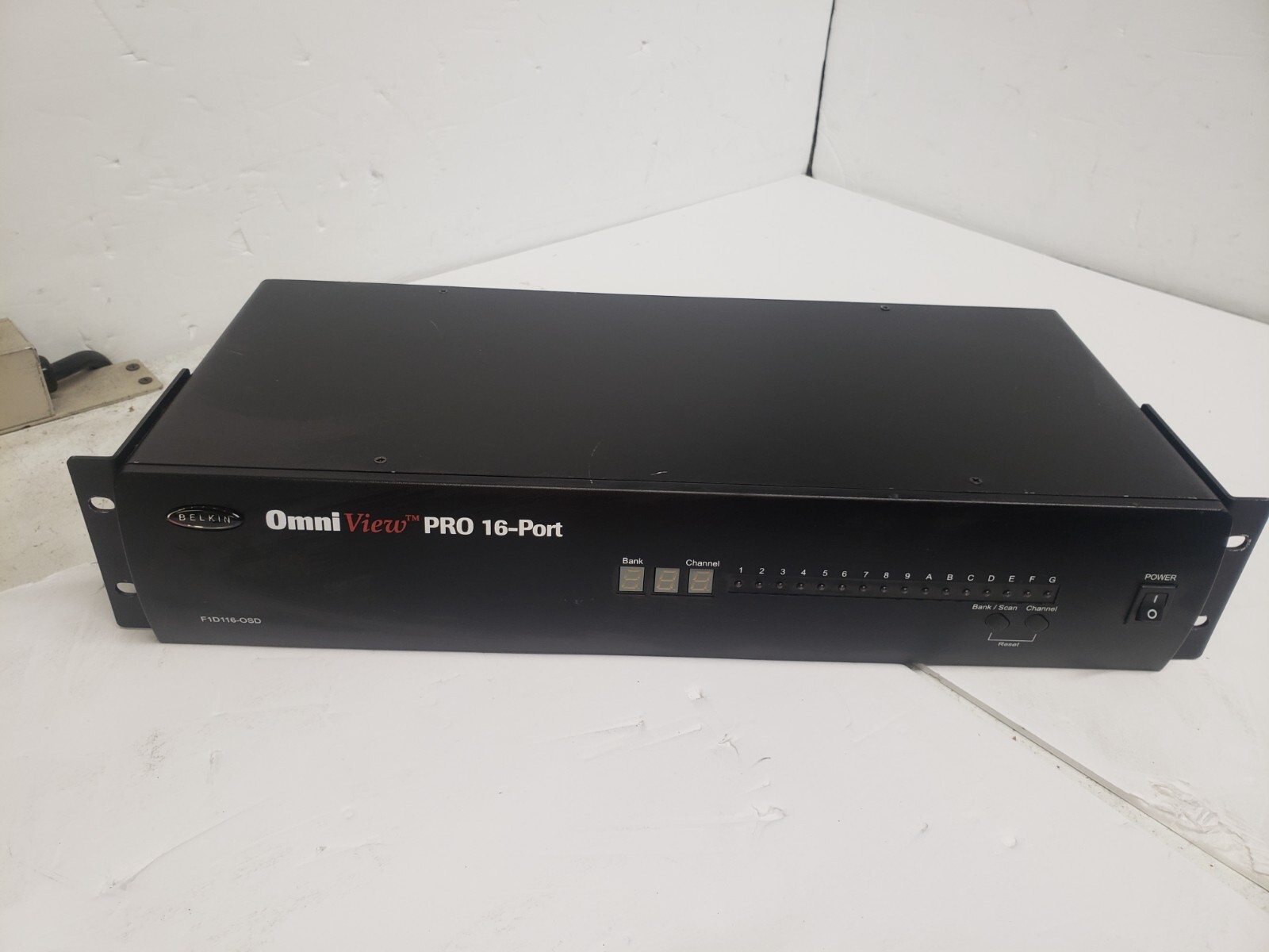 Belkin F1D116-OSD Omni View Pro 16-port OSD KVM Switch Server / NO AC ADAPTER