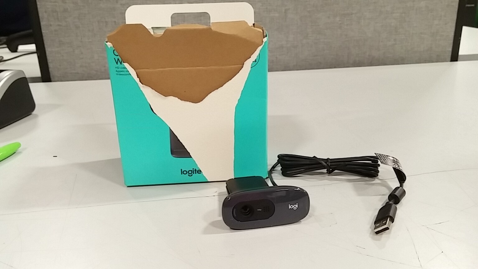 Logitech C270 3.0MP Webcam - Black