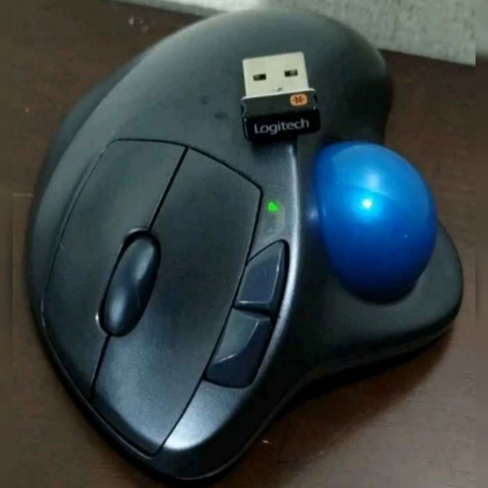 Logitech M570 Wireless Ergonomic Trackball & Unifying Receiver Dongle No Battery