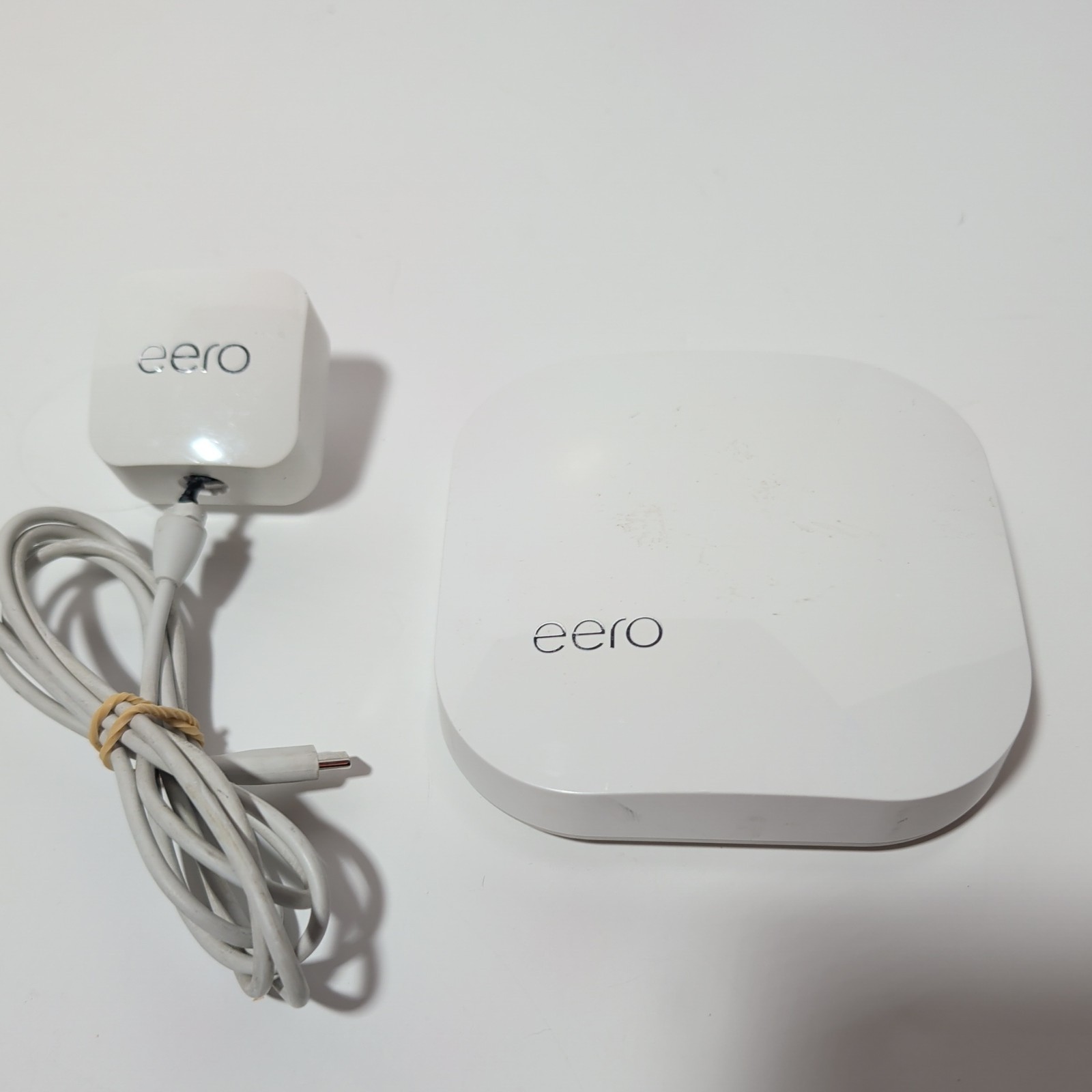 Eero Pro B010001 2nd Generation AC Tri-Band Mesh Router-White-*Read Description*
