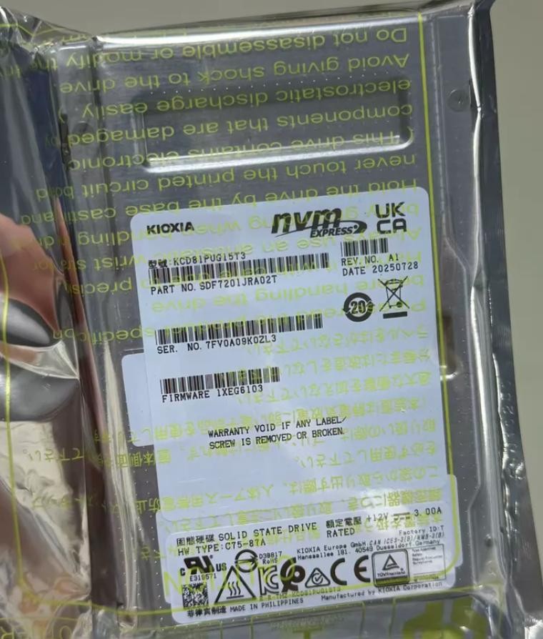 KIOXIA CD8 15.36TB SSD CD8-R 2.5" U.2 PCIe5.0 x4 NVME KCD8XPUG15T3