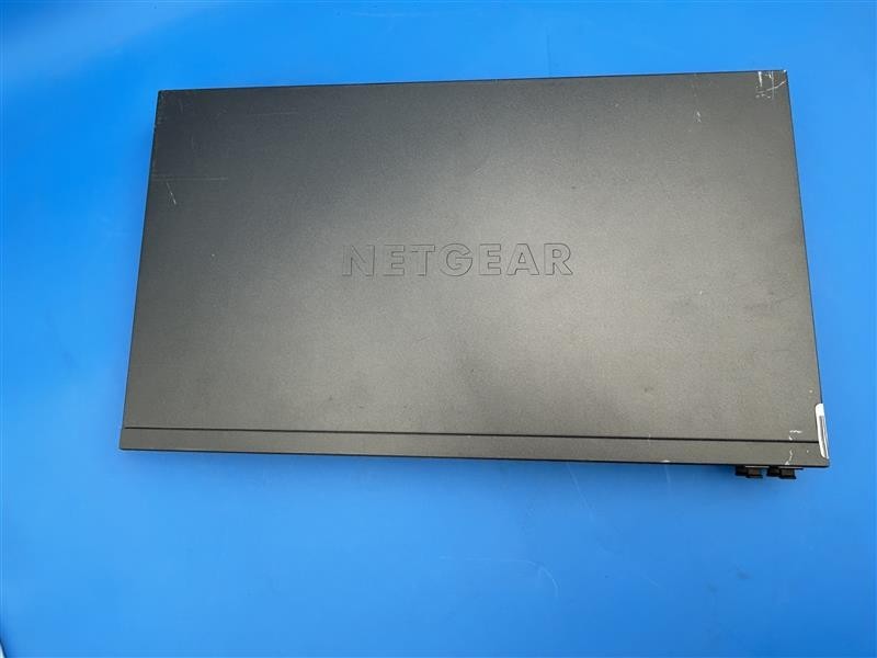 NETGEAR GS728TPP-200NAS 24-Port Gigabit Smart Managed PoE+ Rack Switch USED