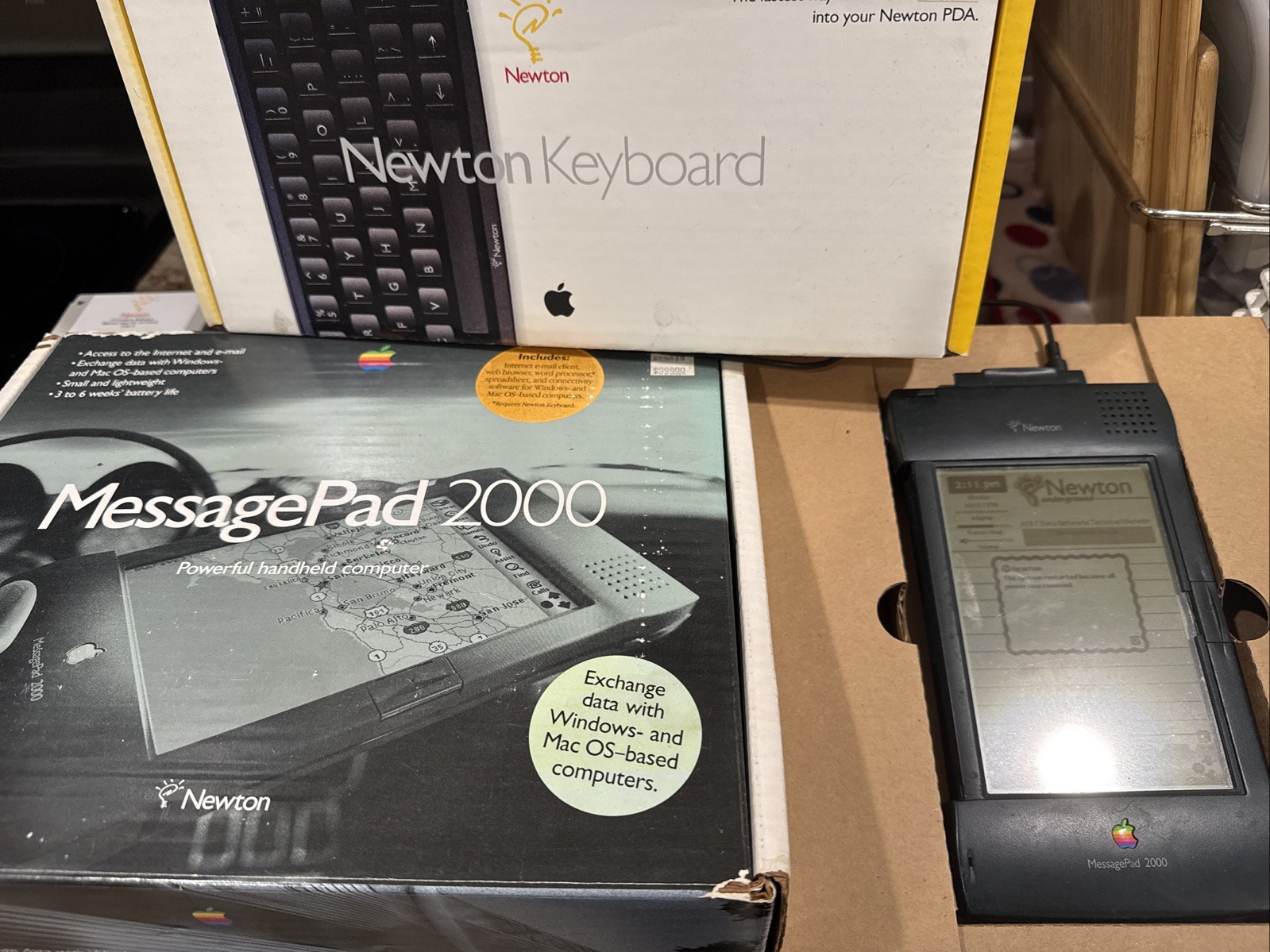 Newton/ Apple MessagePad 2000 Bundle