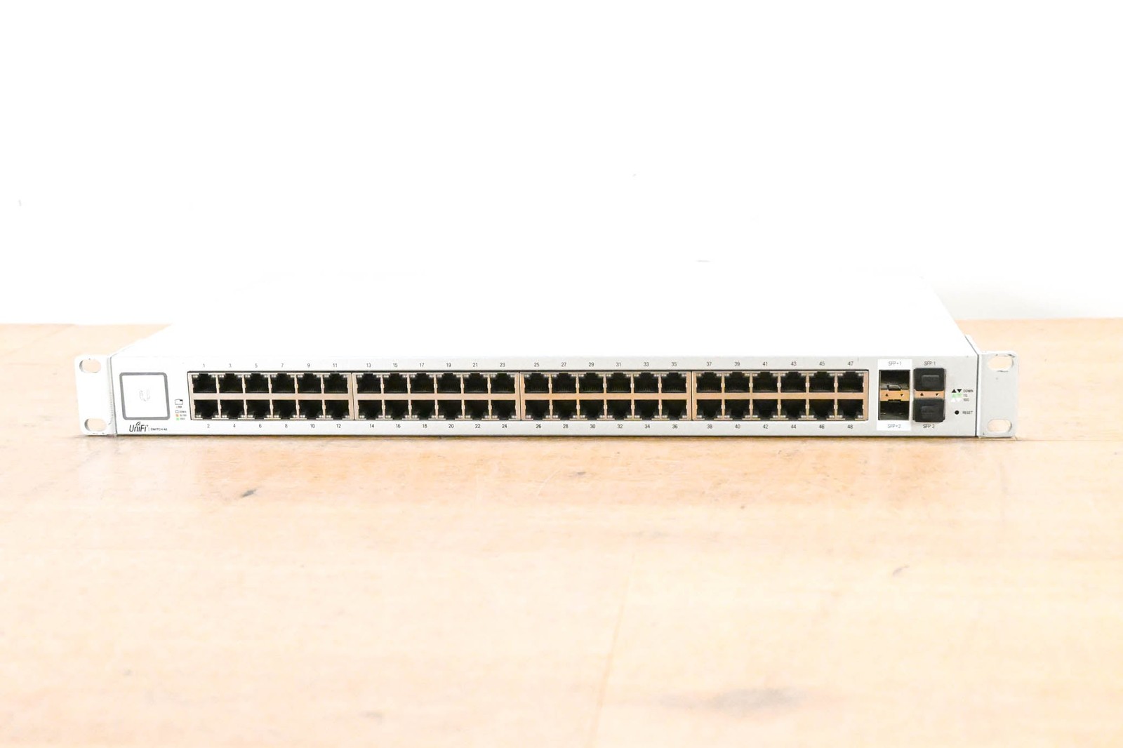 Ubiquiti UniFi US-48 Switch 48 48-Port Gigabit Ethernet Switch CG011U9