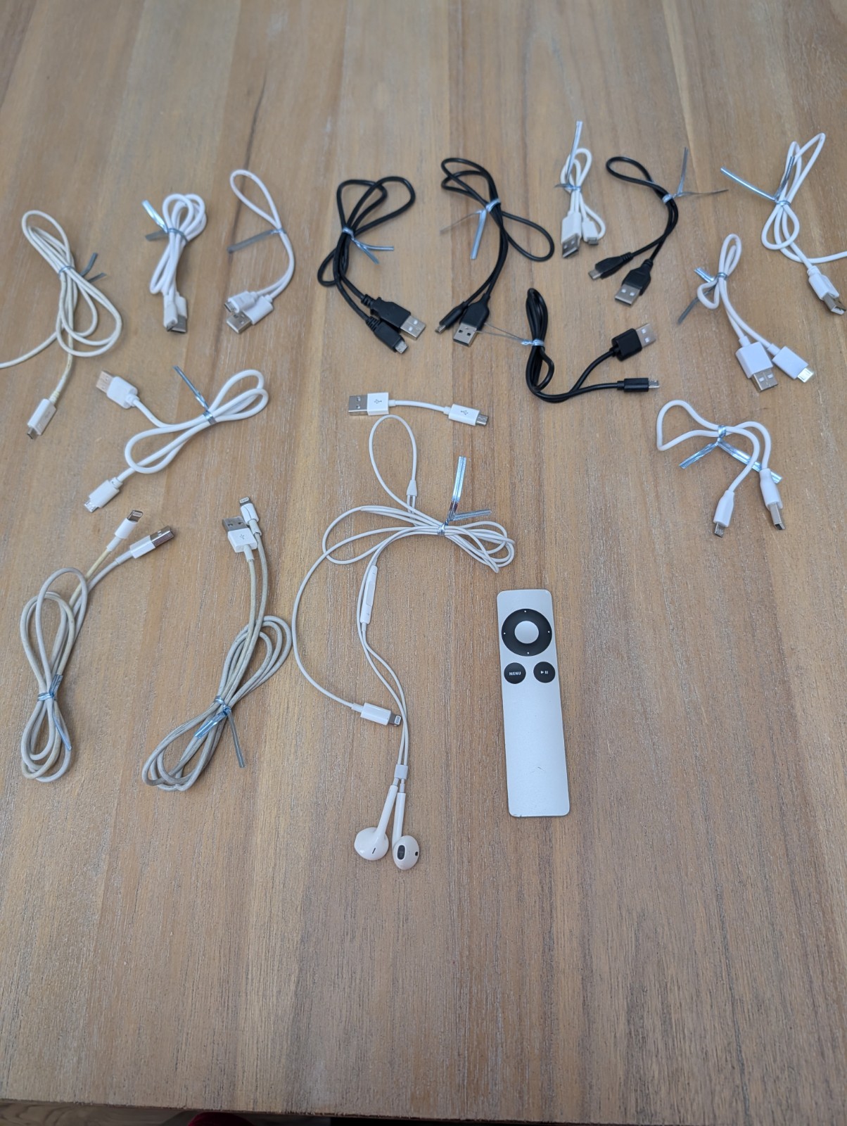 Lot Of 13 USB-C Cables Of Misc. Sz & Length Plus 4 Apple Items. See Desc.