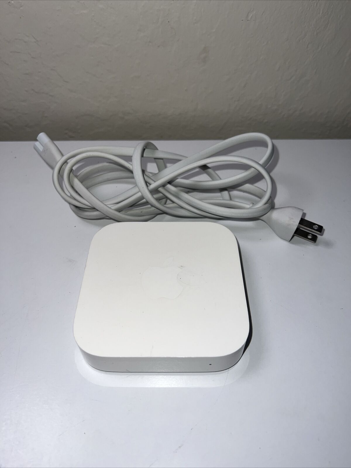 Apple AirPort Express Base Station (2nd Gen) Model A1392 WiFi Router