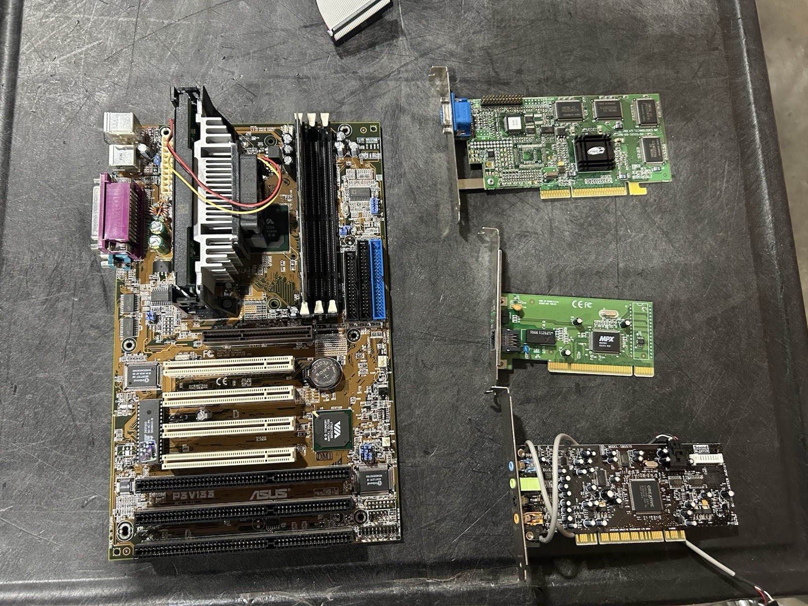 Vintage ASUS P3V133 V1.13 Slot 1 Motherboard + Pentium III 600 + 512mb + Cards