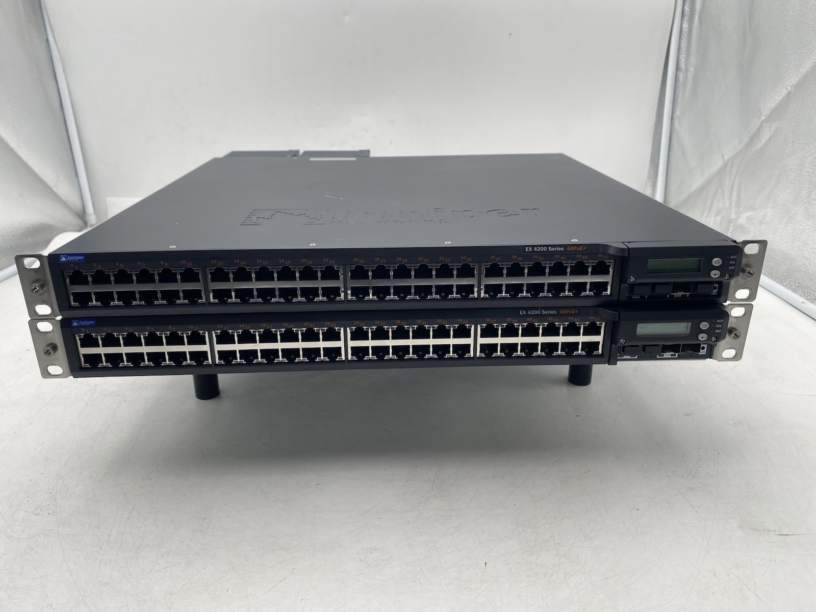 Lot of 2 Juniper EX4200-48PX Network Switch w/ 2x PSUs & 2x 4Port SFP+ Module