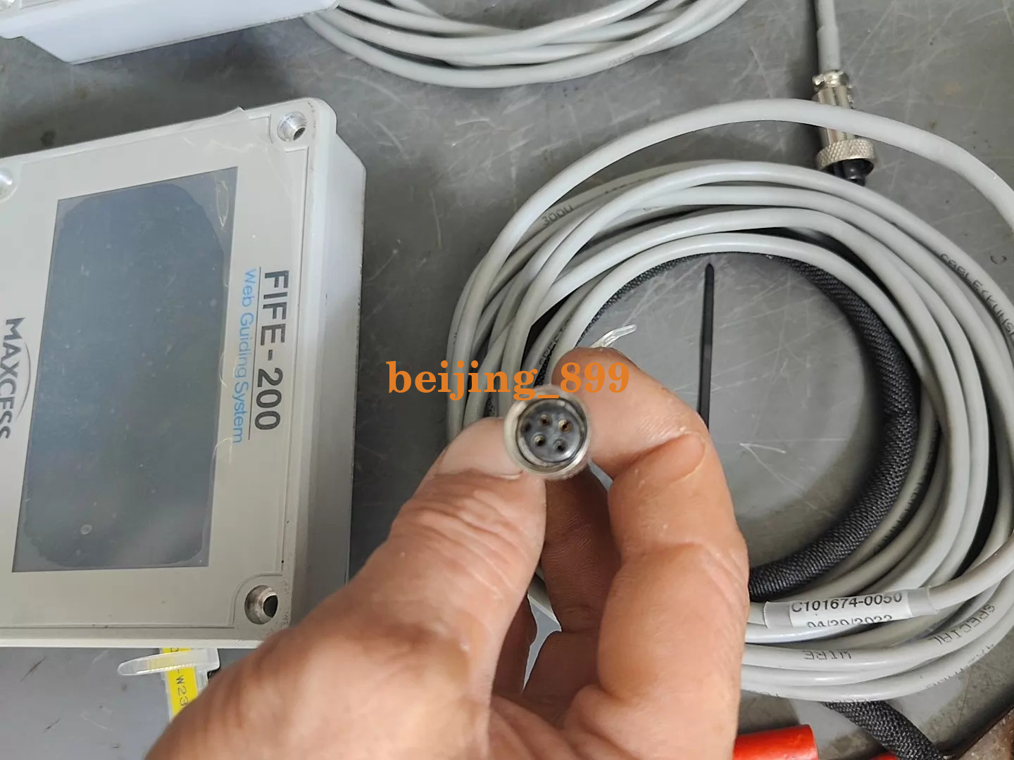 1PC USED MAXCESS Correction Screen FIFE-200   Fast transportation