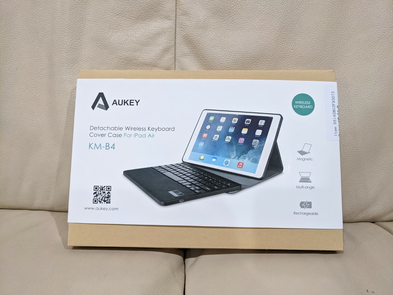 Aukey KM-B4 Ultra Slim Folio Bluetooth Keyboard Stand Case for iPad Air