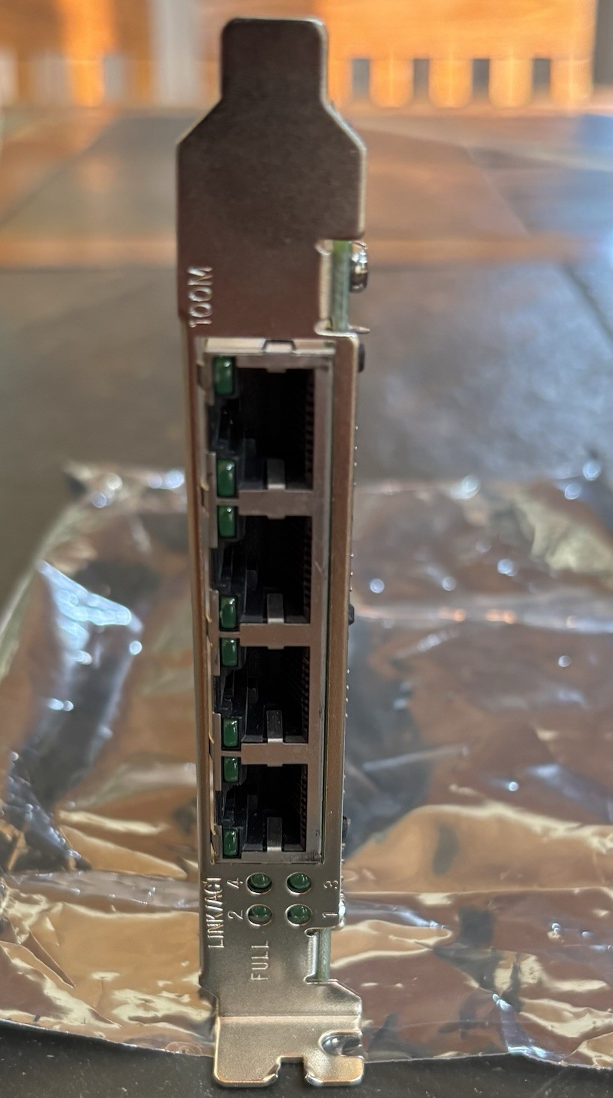 D-Link DFE-580TX 4-Port PCI Bus 10/100Mbps Fast Ethernet Interface Card