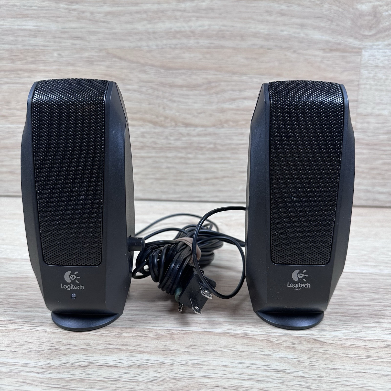 Logitech S-120 2.0 Desktop Multimedia Computer Speakers 3.5mm Jack 880-00803